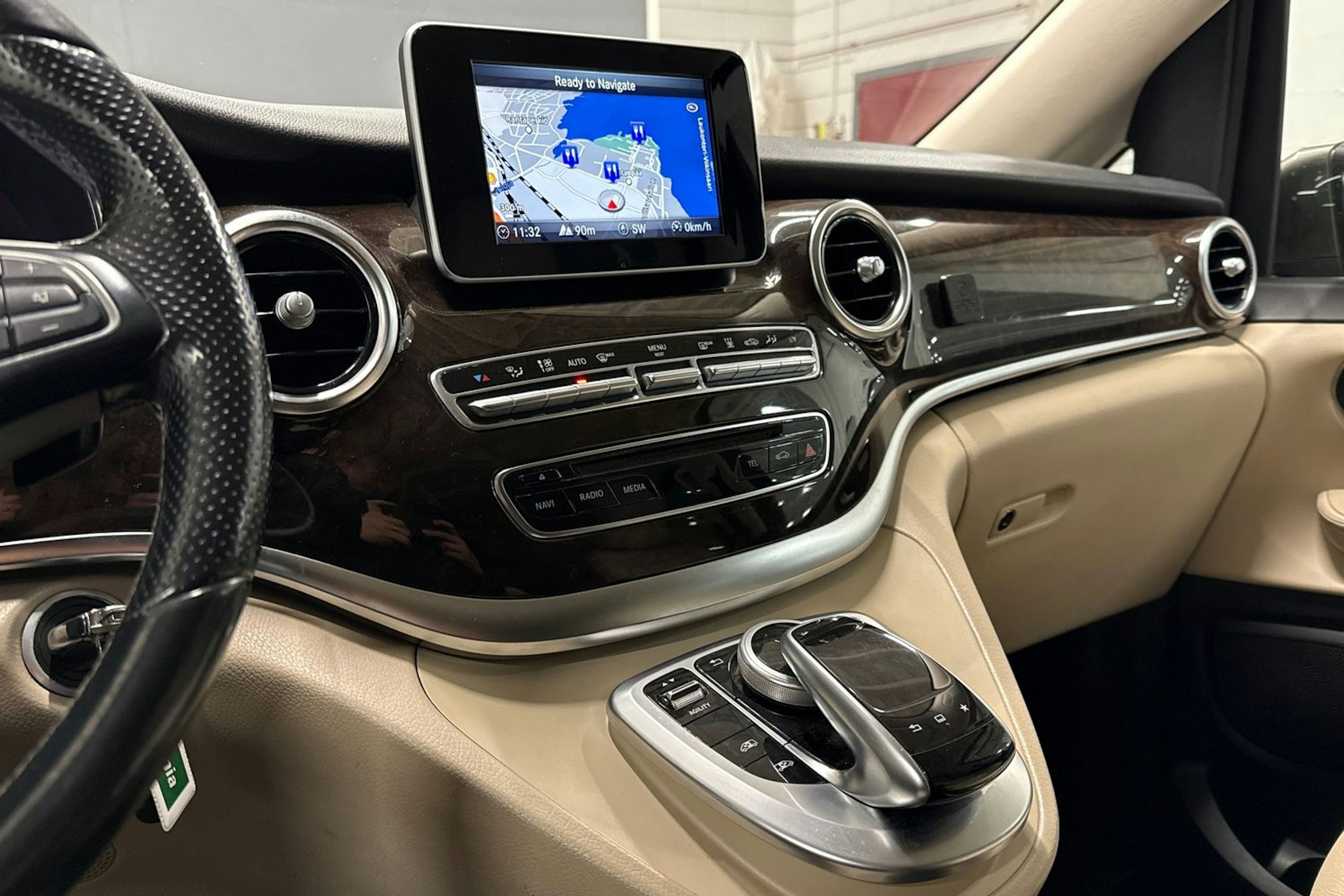 met. harmaa Mercedes-Benz V 2016 kuva 25.