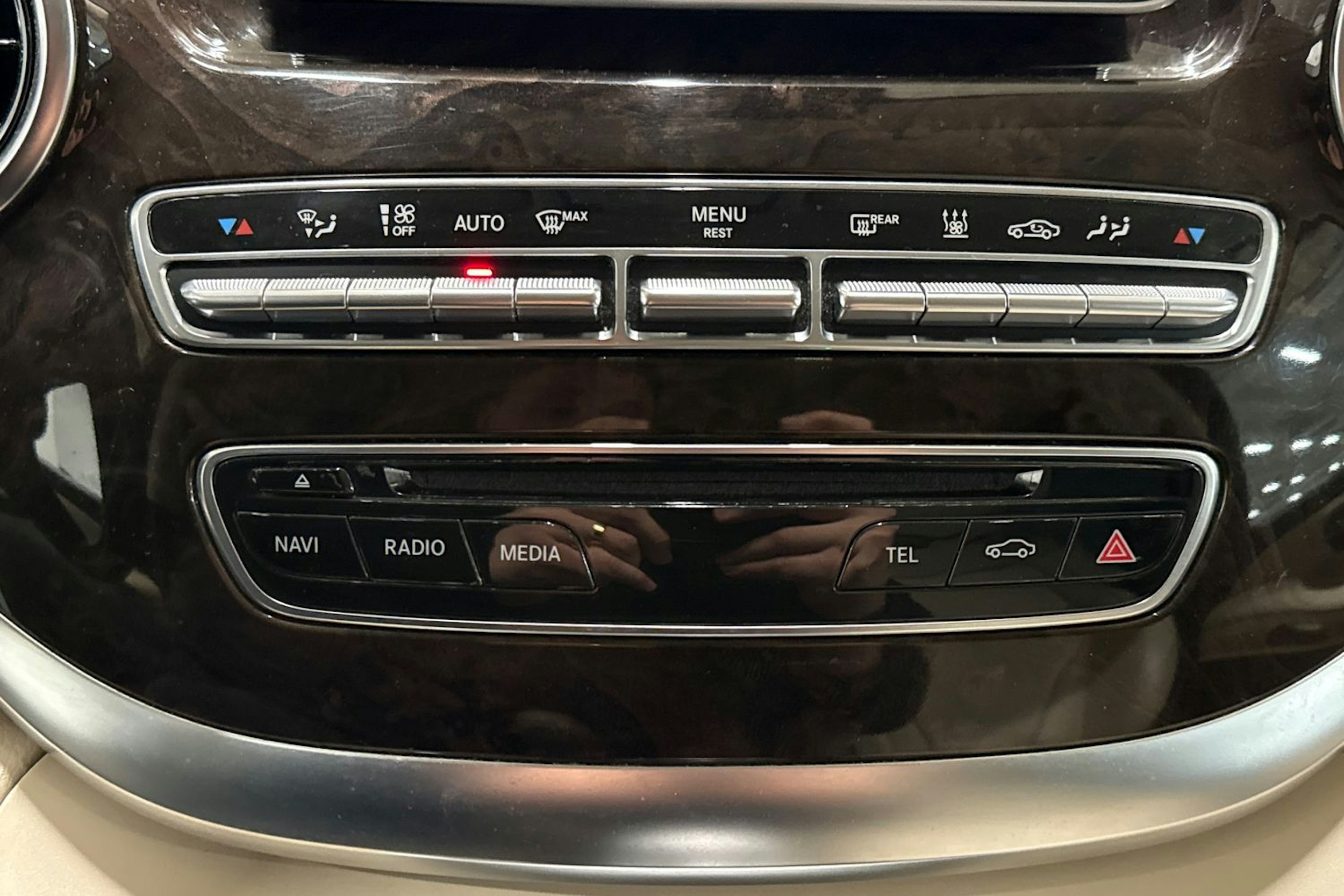 met. harmaa Mercedes-Benz V 2016 kuva 28.