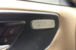 met. harmaa Mercedes-Benz V 2016 kuva 30.