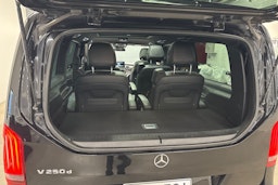 musta Mercedes-Benz V 2016 kuva 17.