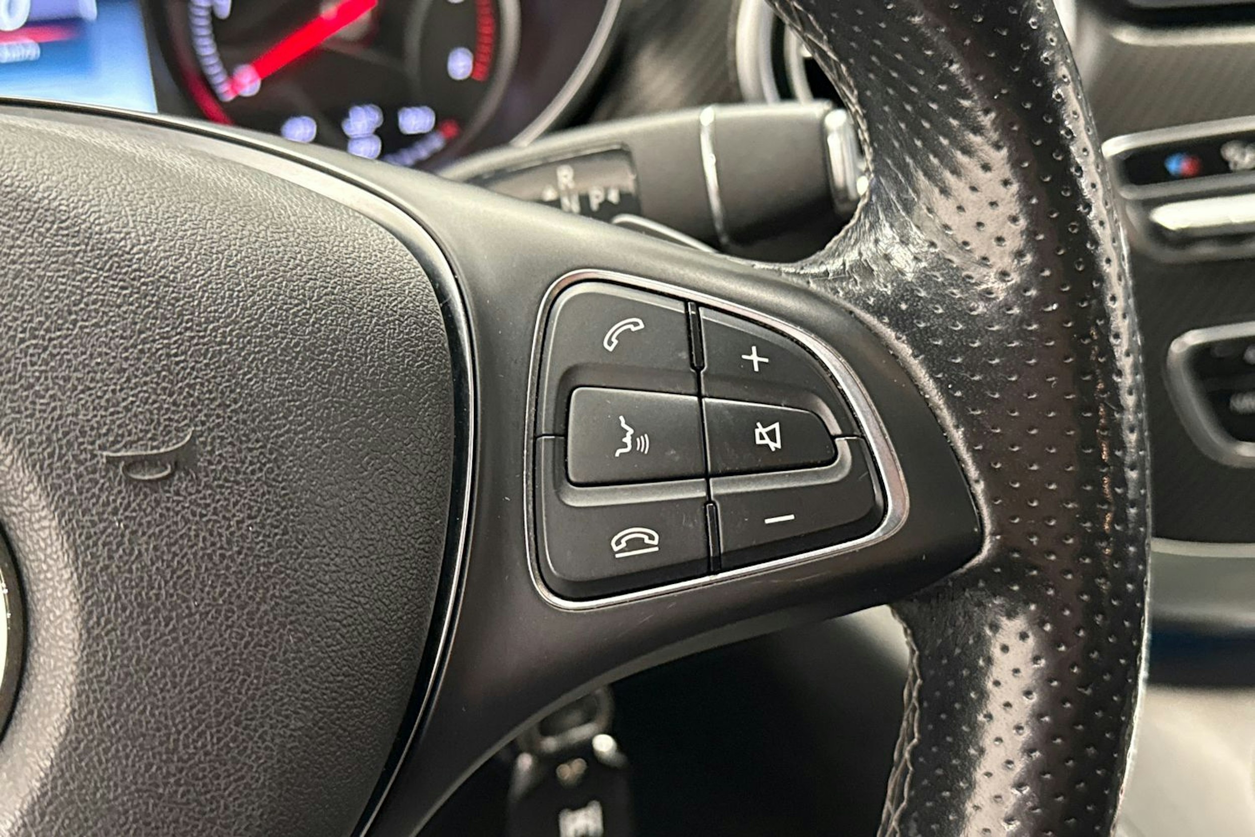 musta Mercedes-Benz V 2016 kuva 20.