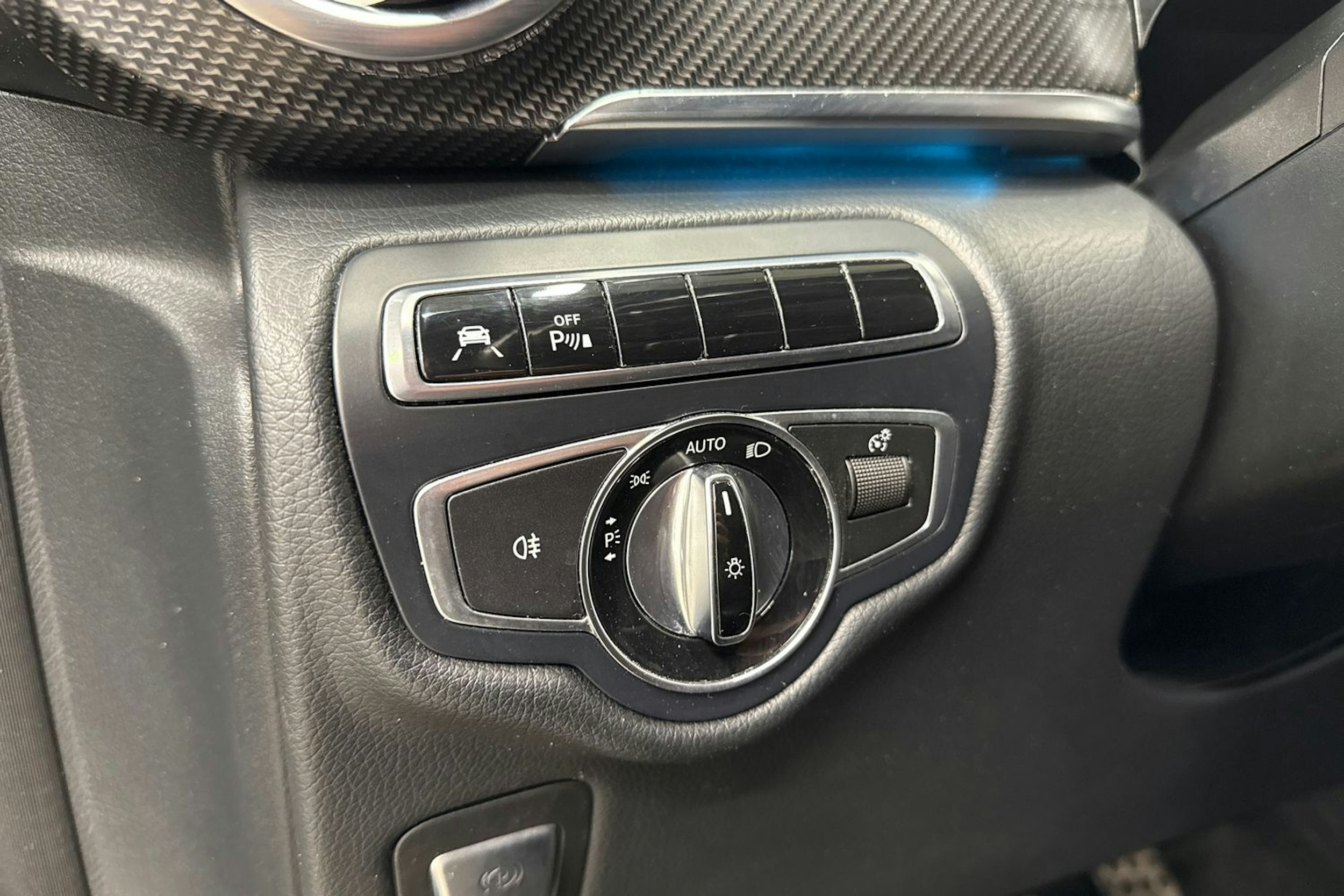 musta Mercedes-Benz V 2016 kuva 22.