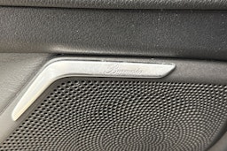 musta Mercedes-Benz V 2016 kuva 24.