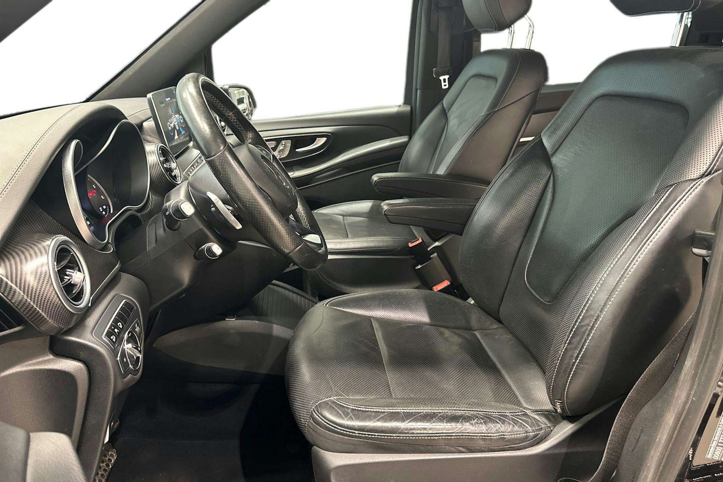 Musta Mercedes-Benz V 2016 kuva 10.