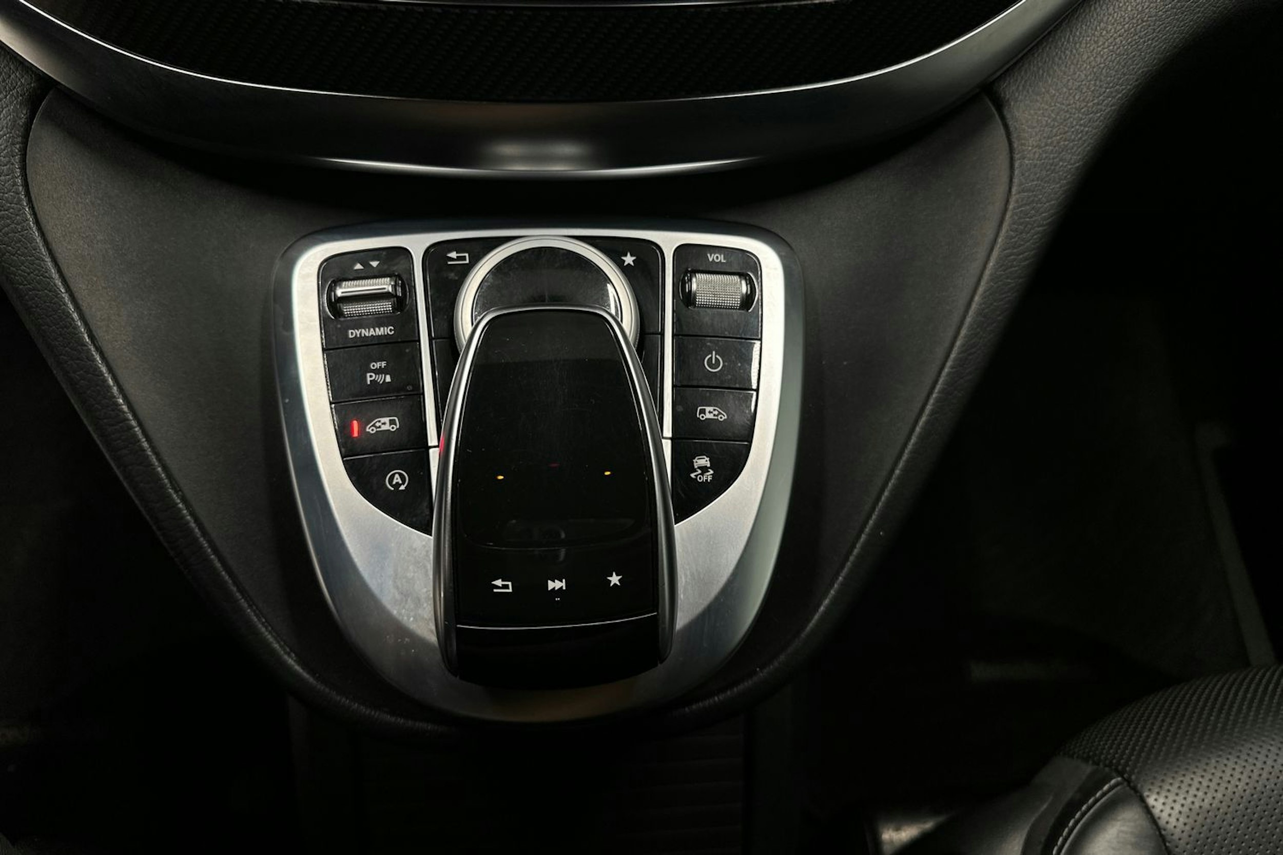 Musta Mercedes-Benz V 2016 kuva 22.