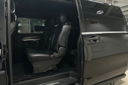 Musta Mercedes-Benz V 2016 kuva 23.