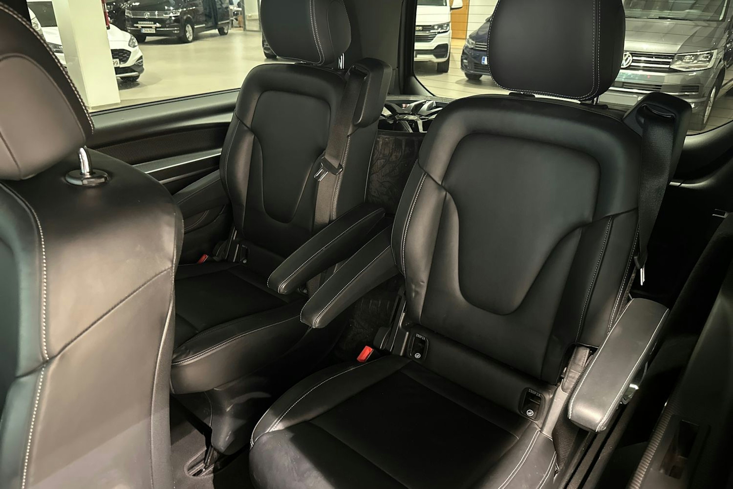 Musta Mercedes-Benz V 2016 kuva 25.