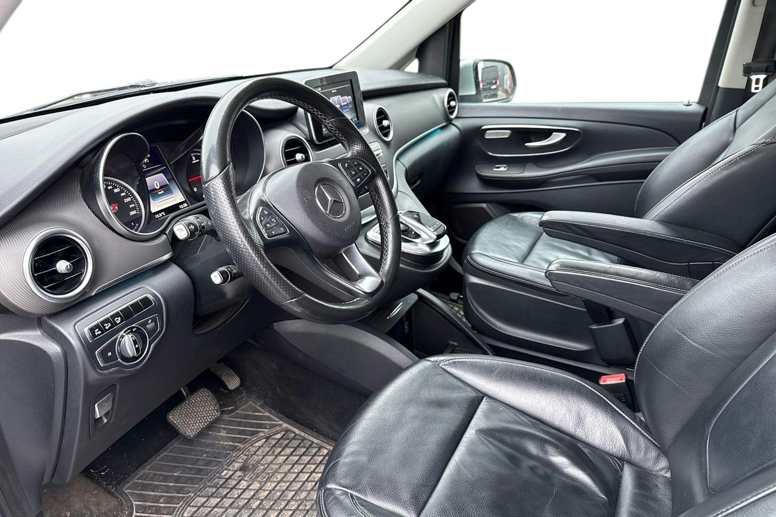 hopea Mercedes-Benz V 2016 kuva 3.