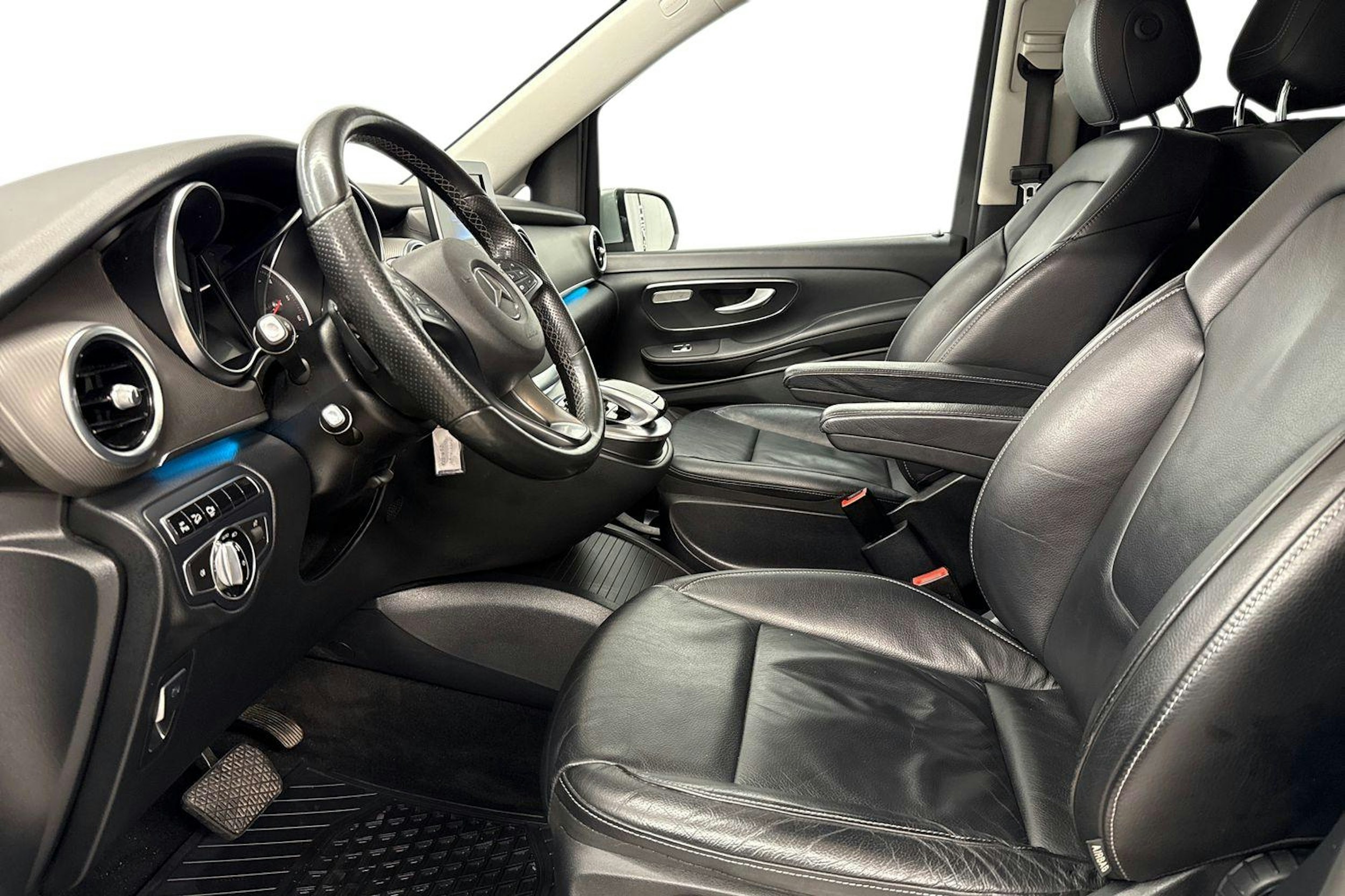 hopea Mercedes-Benz V 2016 kuva 8.