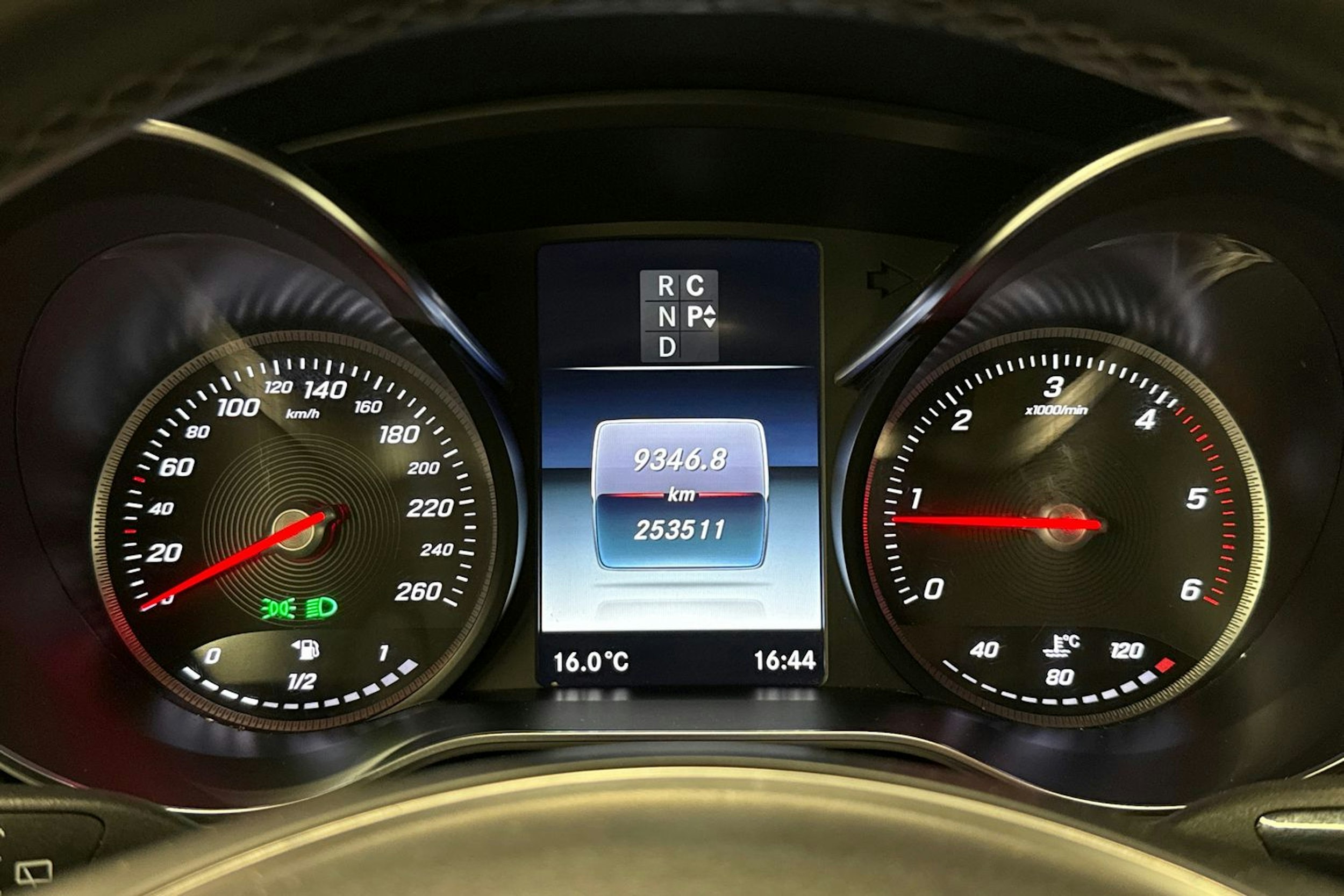 hopea Mercedes-Benz V 2016 kuva 17.