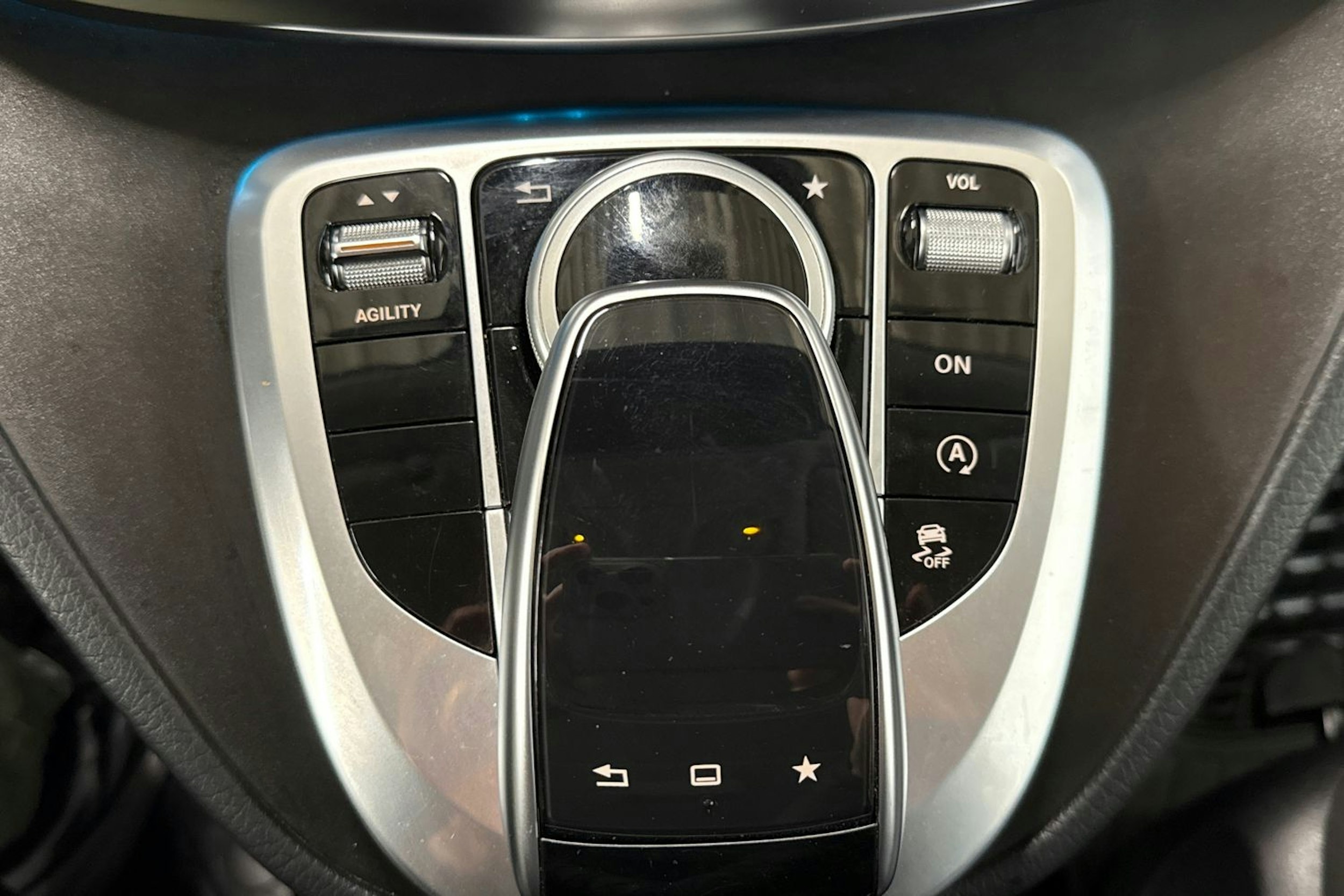 hopea Mercedes-Benz V 2016 kuva 24.