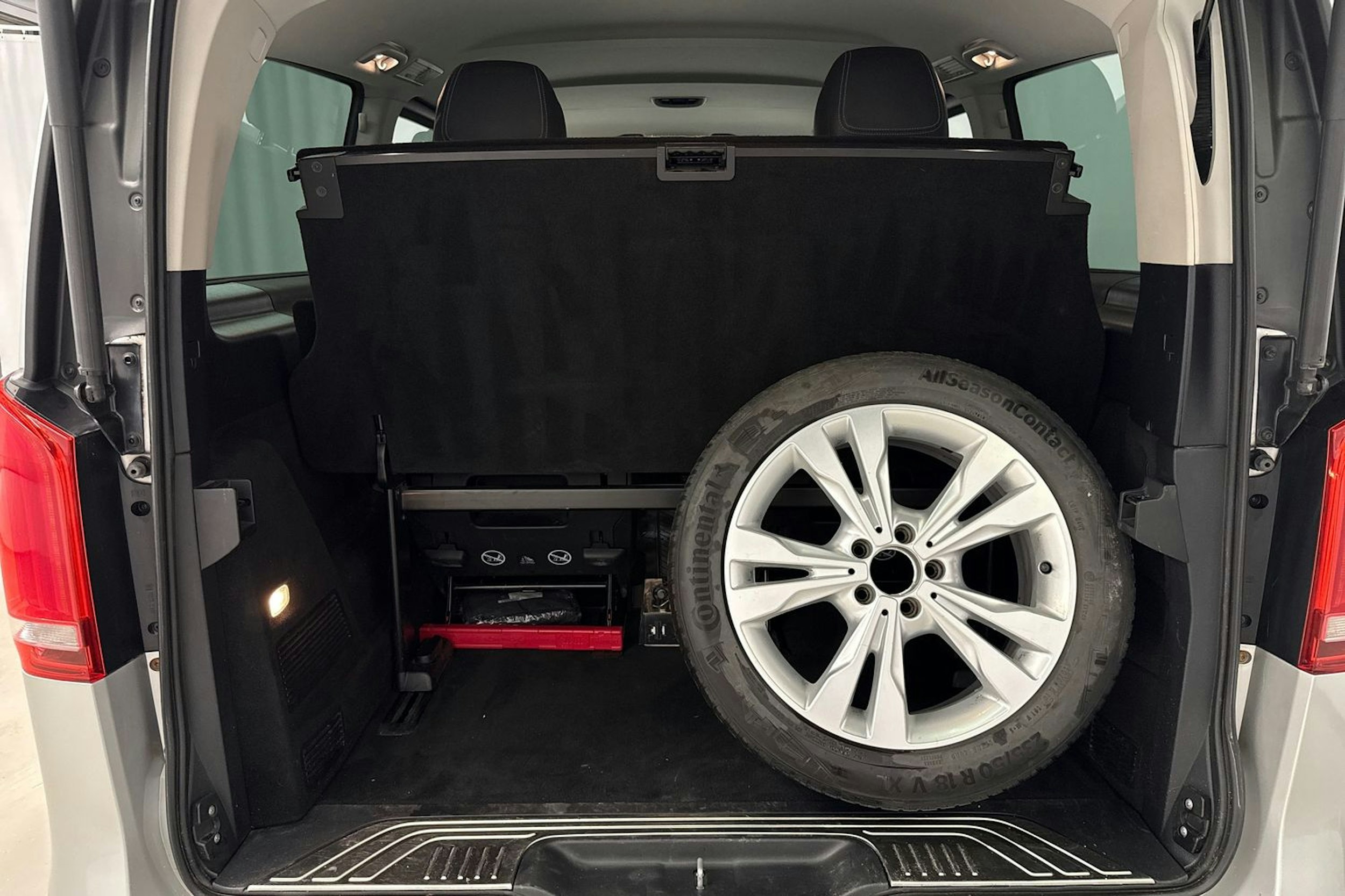 hopea Mercedes-Benz V 2016 kuva 27.