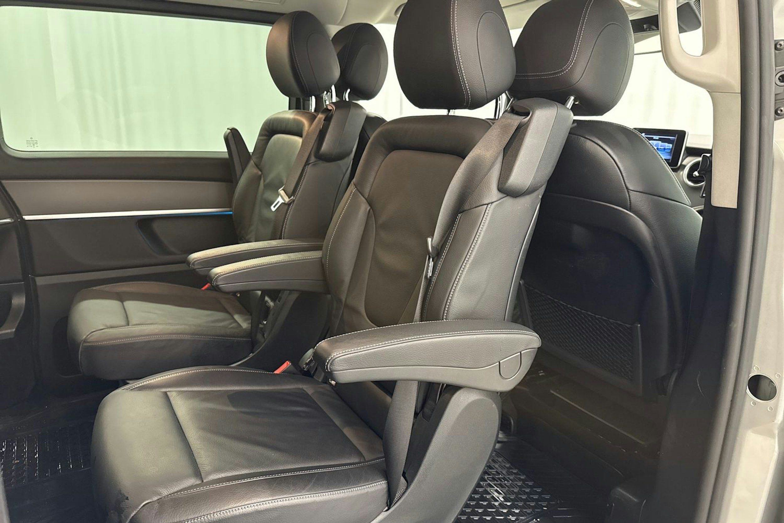 hopea Mercedes-Benz V 2016 kuva 30.