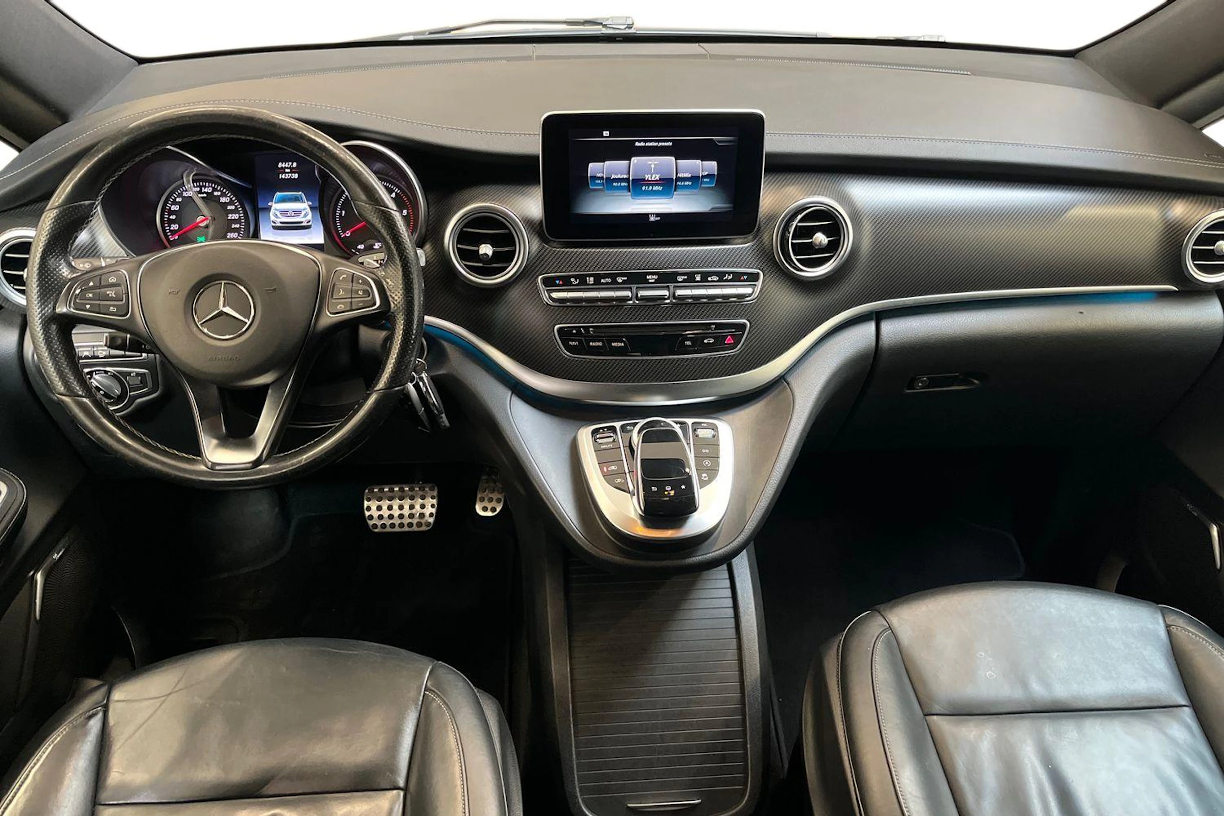 ruskea (beige) Mercedes-Benz V 2016 kuva 9.