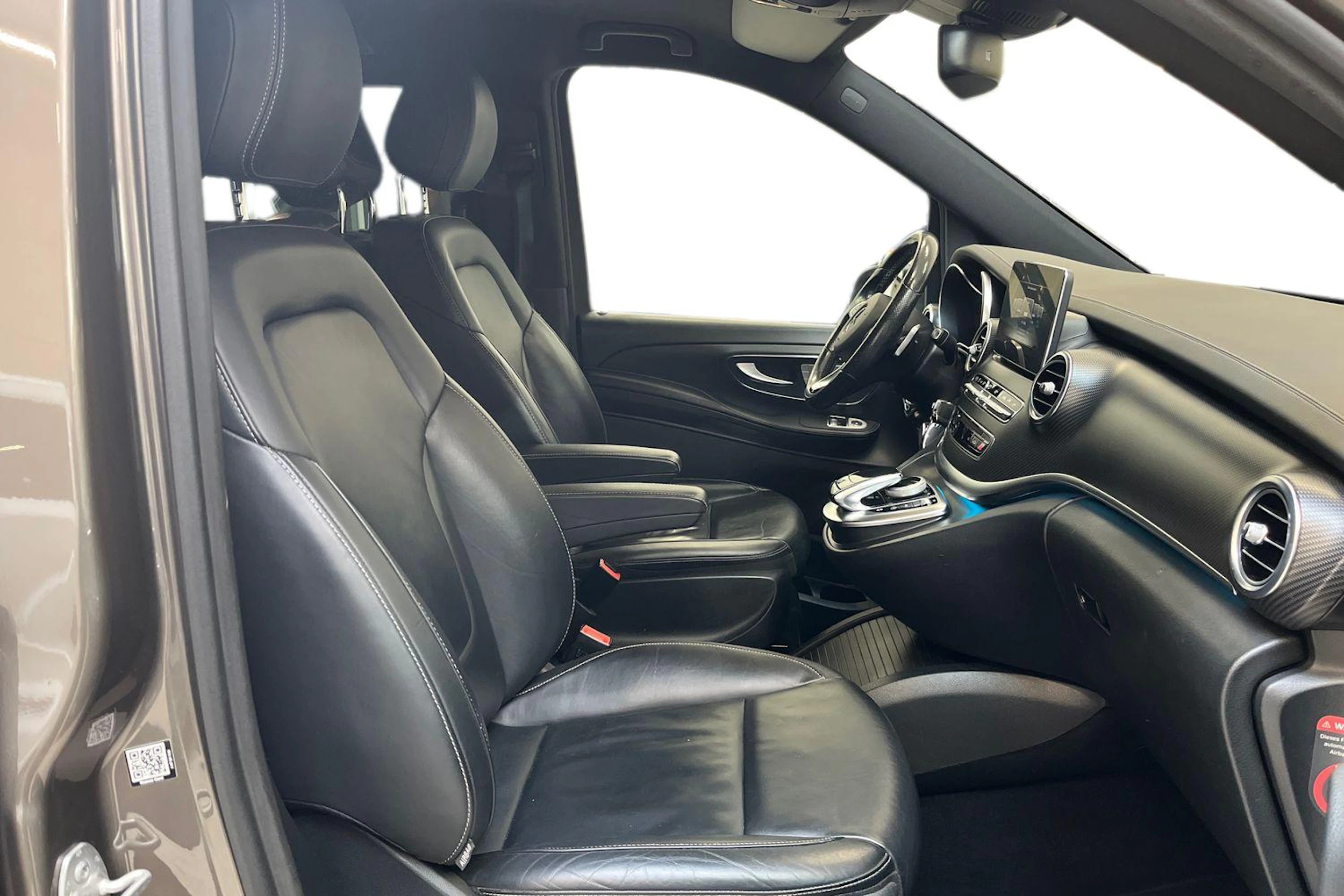 ruskea (beige) Mercedes-Benz V 2016 kuva 11.