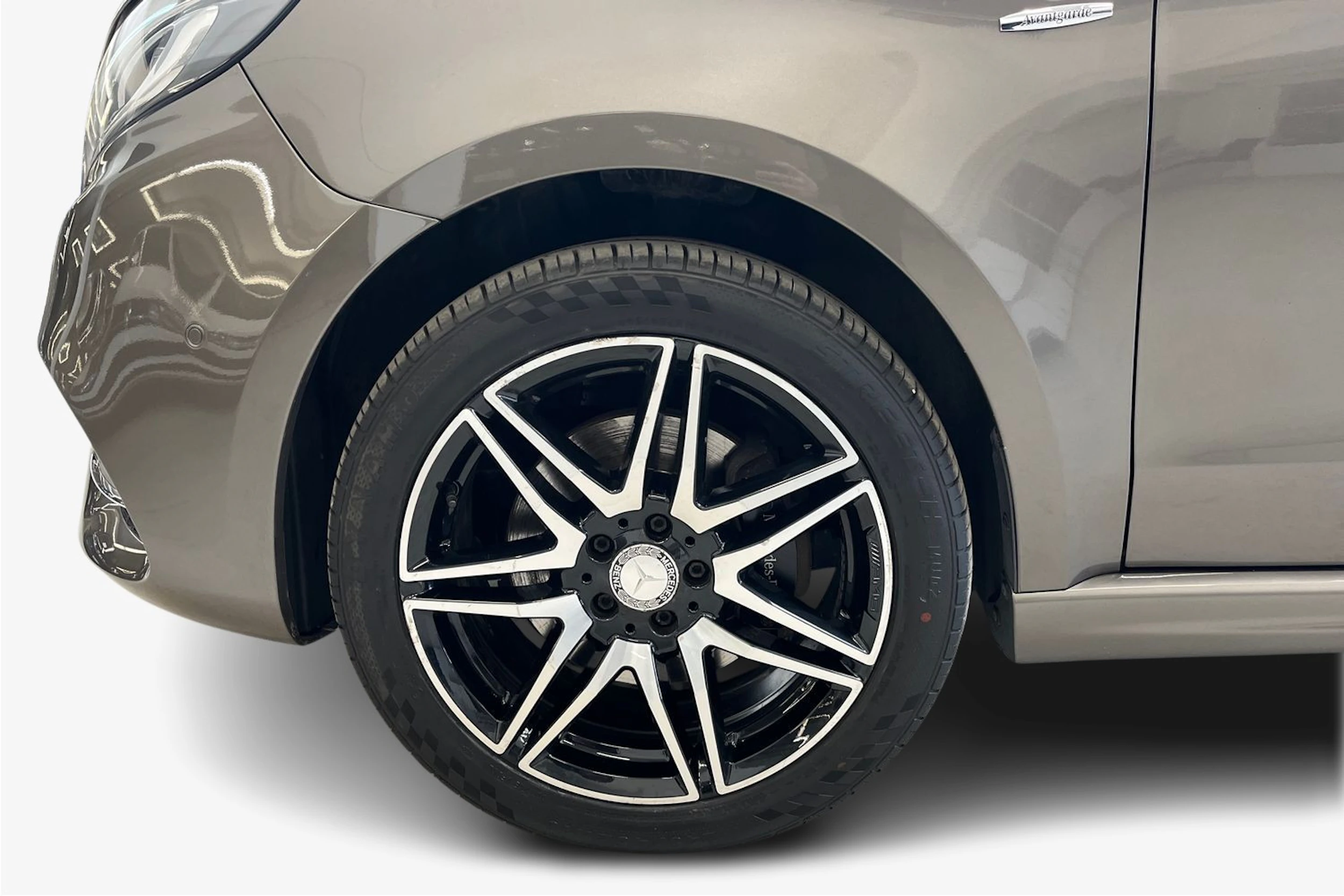 ruskea (beige) Mercedes-Benz V 2016 kuva 12.
