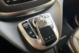 ruskea (beige) Mercedes-Benz V 2016 kuva 20.