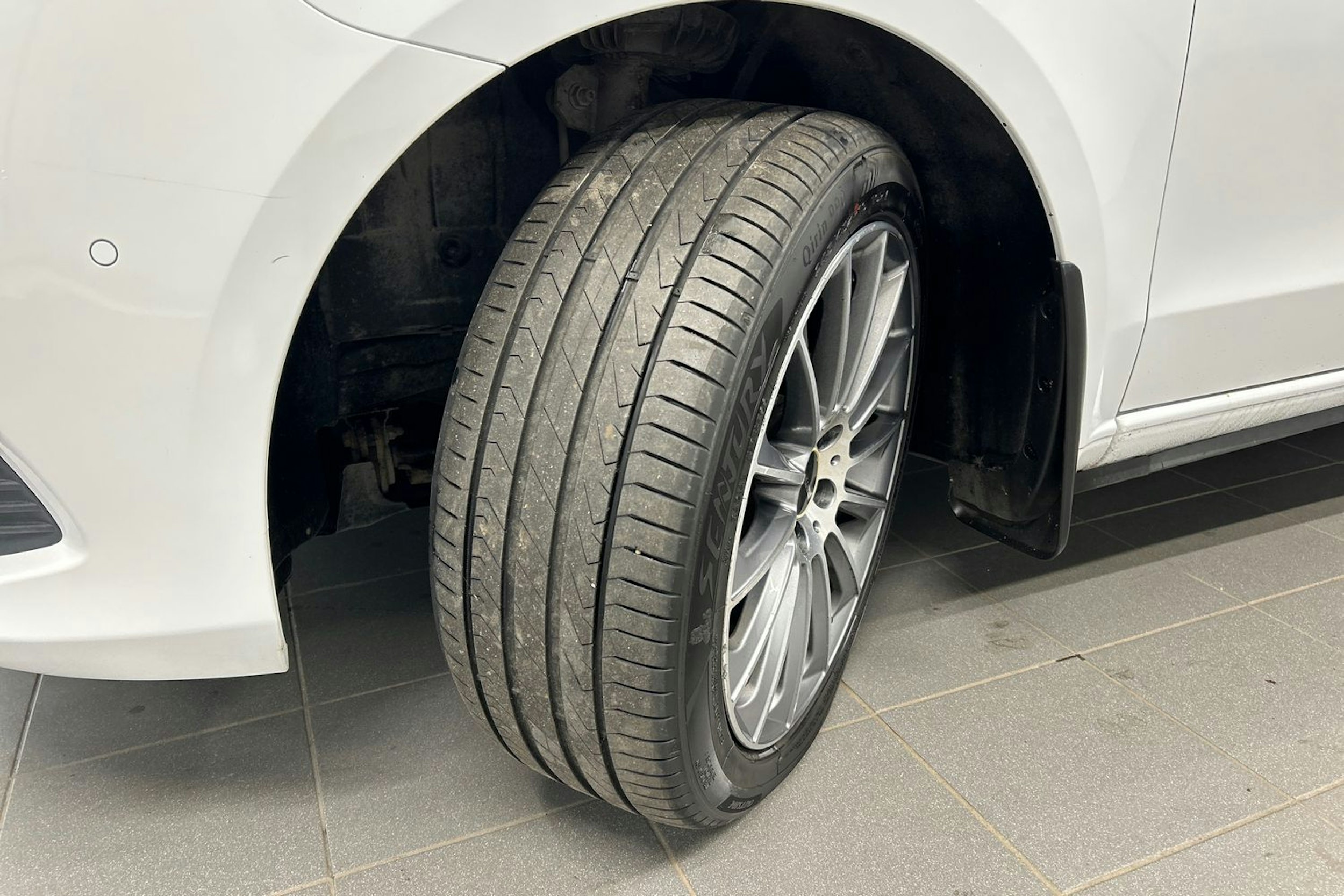 valkoinen Mercedes-Benz V 2016 kuva 13.