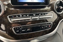 valkoinen Mercedes-Benz V 2016 kuva 24.