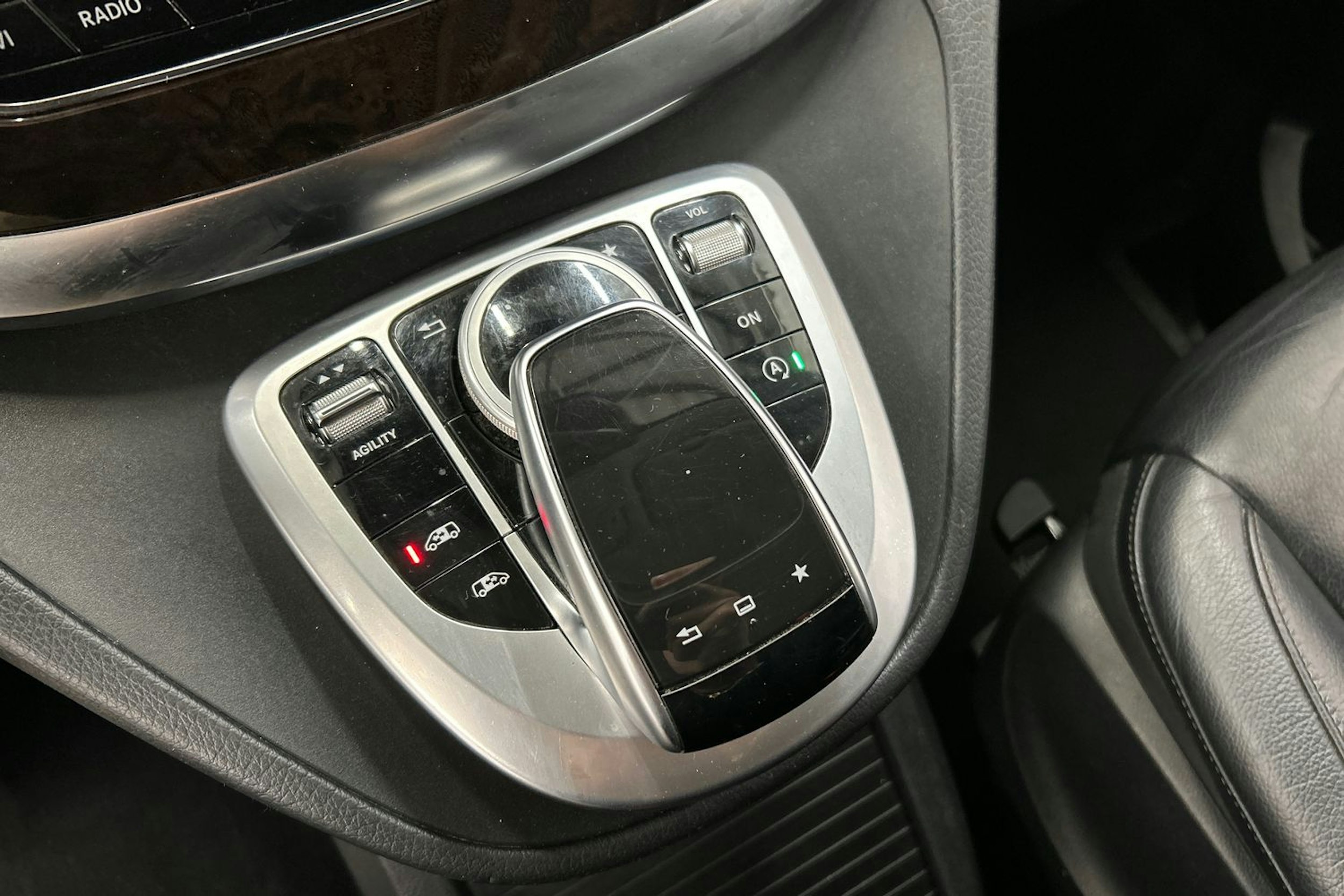 valkoinen Mercedes-Benz V 2016 kuva 25.
