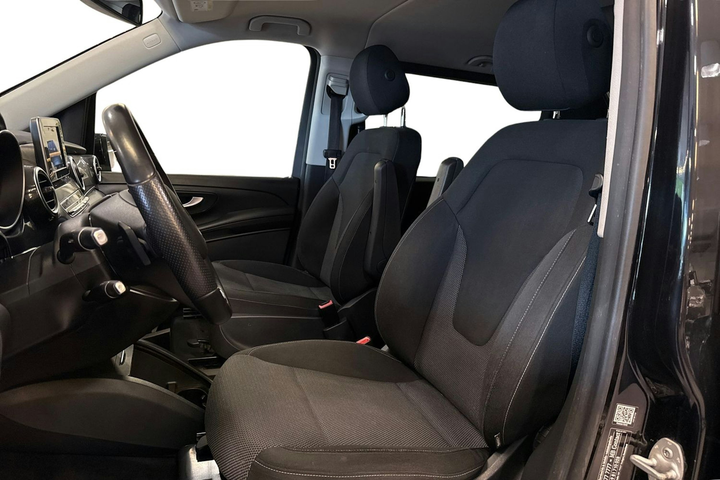 musta Mercedes-Benz V 2016 kuva 10.