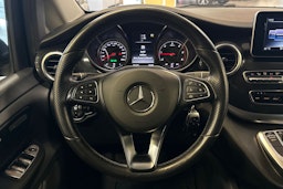 musta Mercedes-Benz V 2016 kuva 16.