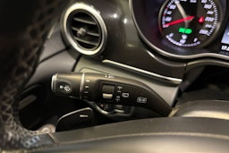 musta Mercedes-Benz V 2016 kuva 18.