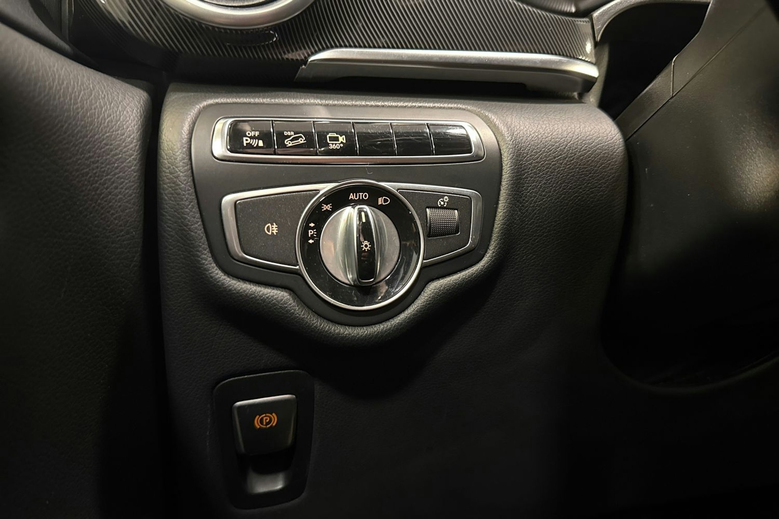 musta Mercedes-Benz V 2016 kuva 20.