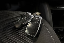 musta Mercedes-Benz V 2016 kuva 29.