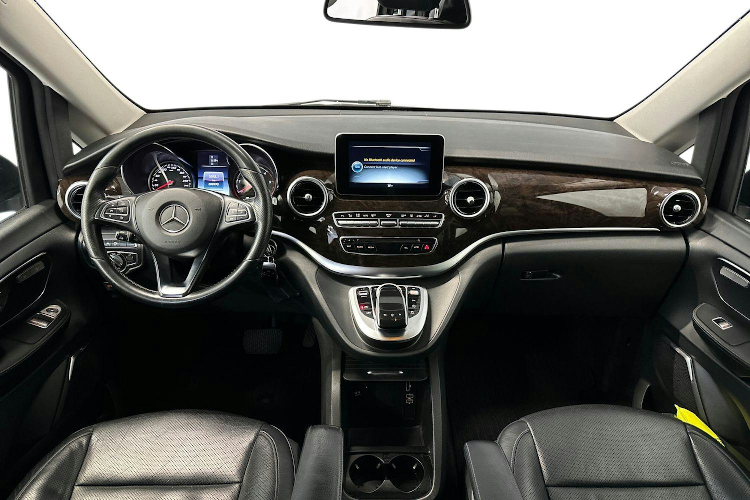 musta Mercedes-Benz V 2016 kuva 9.
