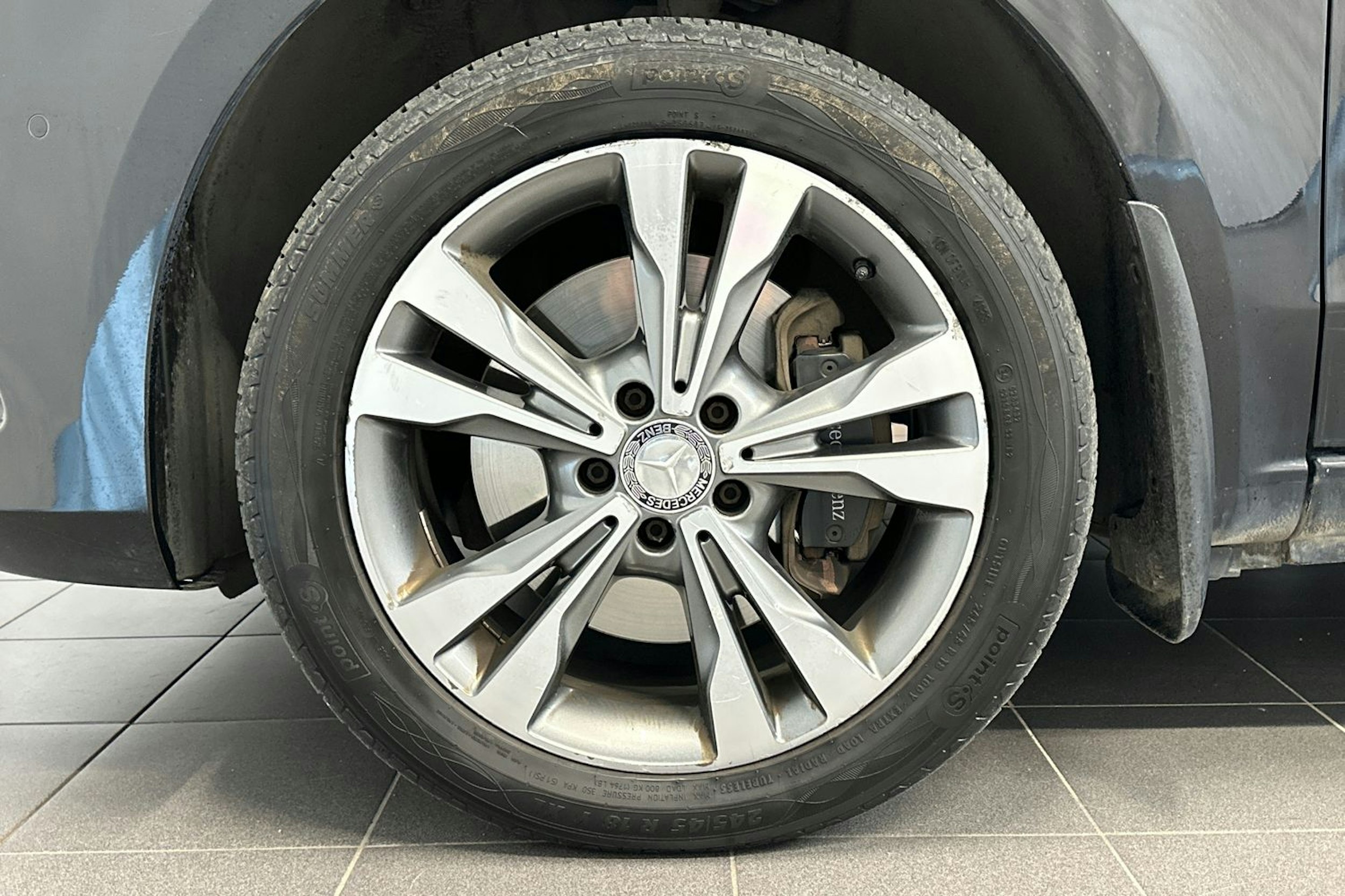 musta Mercedes-Benz V 2016 kuva 11.
