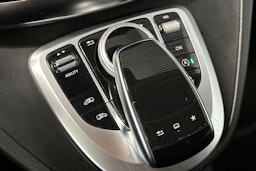 musta Mercedes-Benz V 2016 kuva 25.