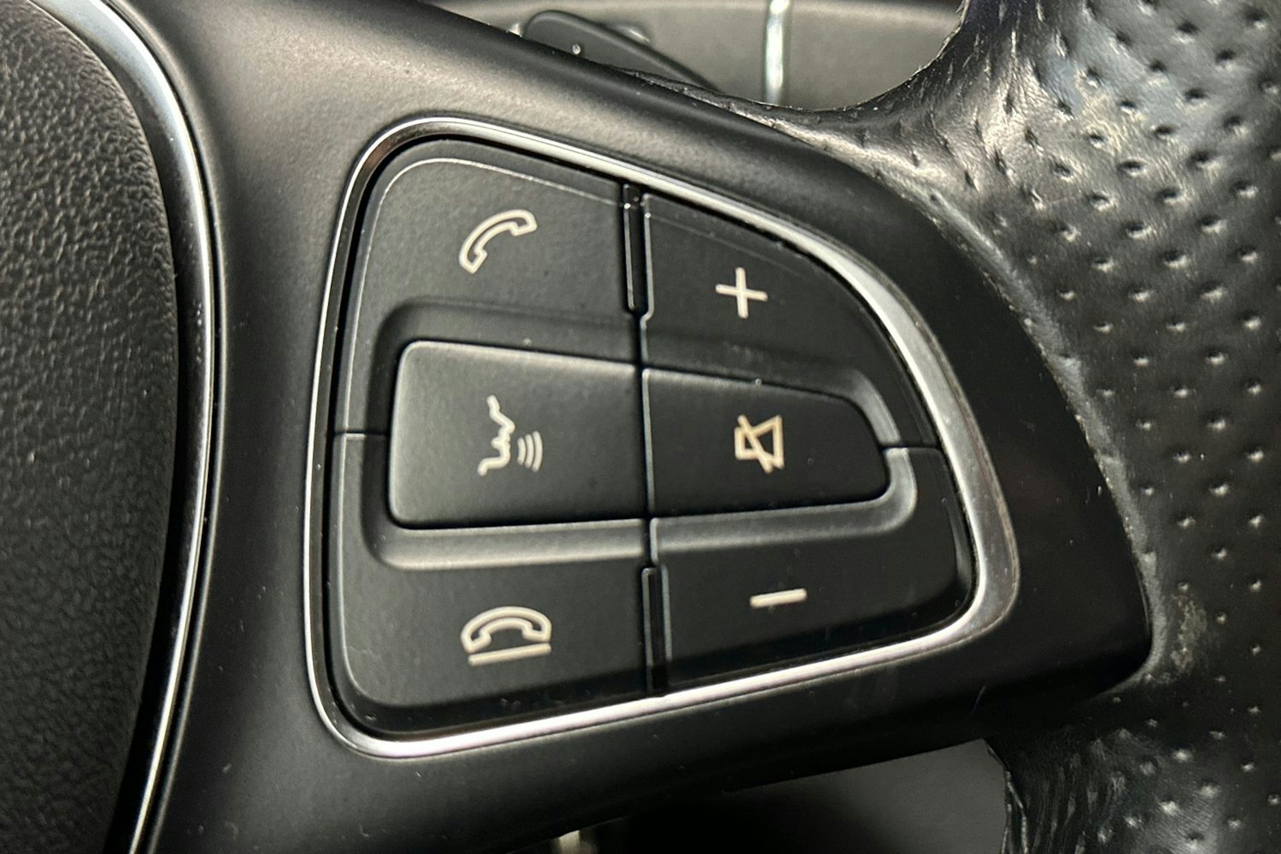 musta Mercedes-Benz V 2016 kuva 28.