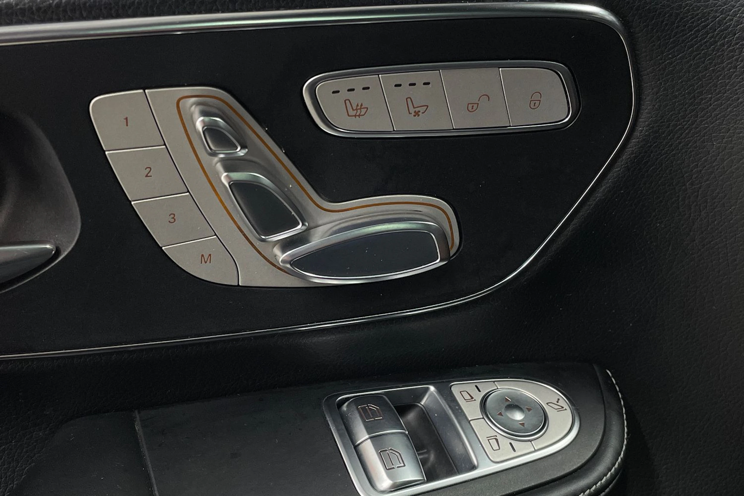 Musta Mercedes-Benz V 2017 kuva 15.