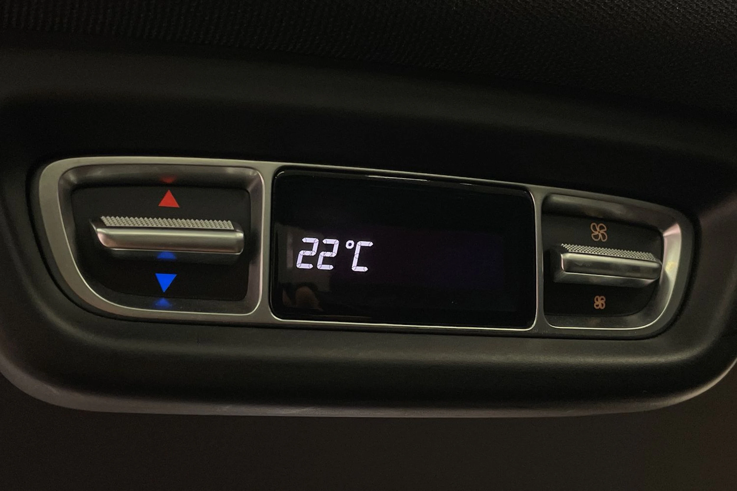 Musta Mercedes-Benz V 2017 kuva 27.