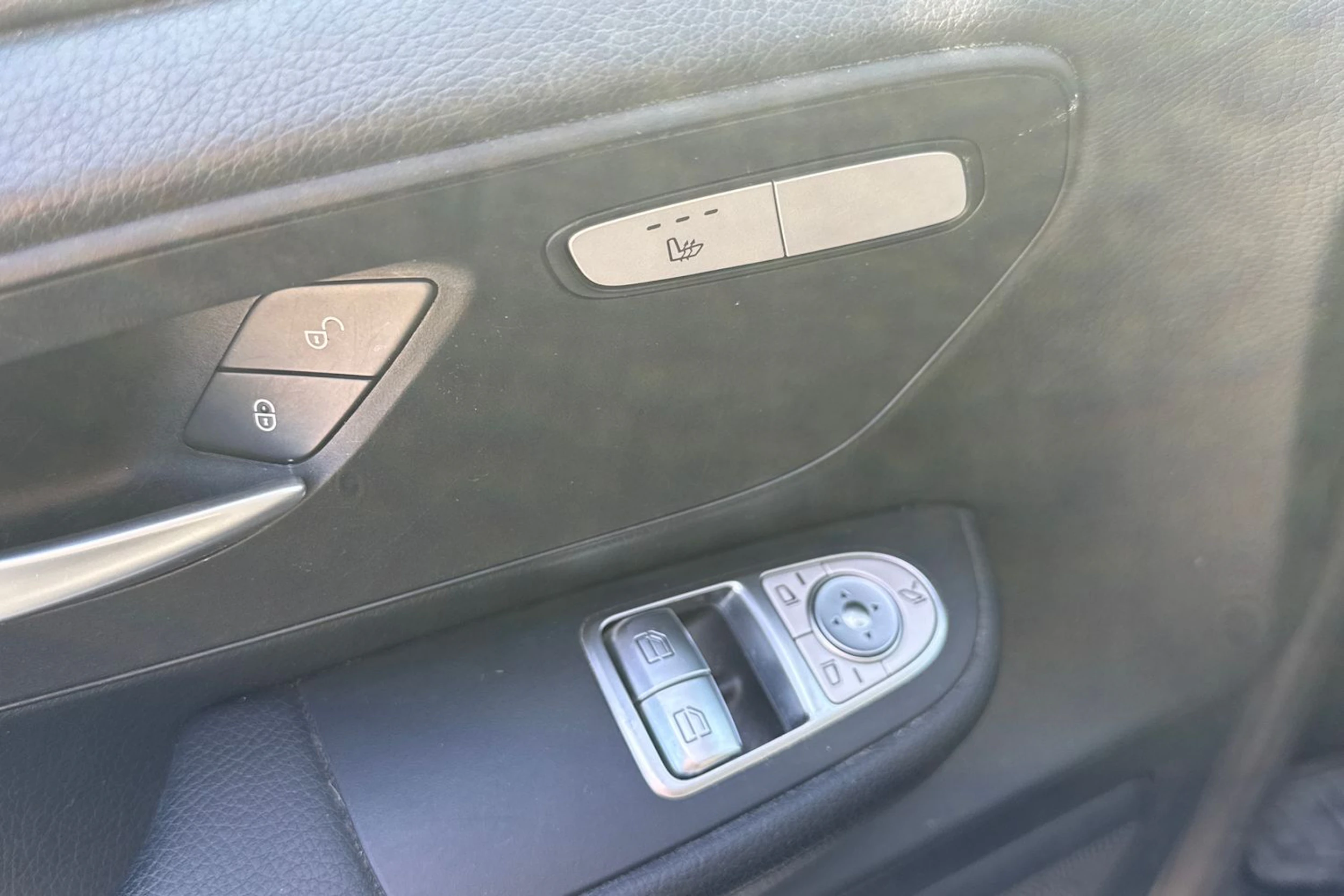 valkoinen Mercedes-Benz V 2017 kuva 8.