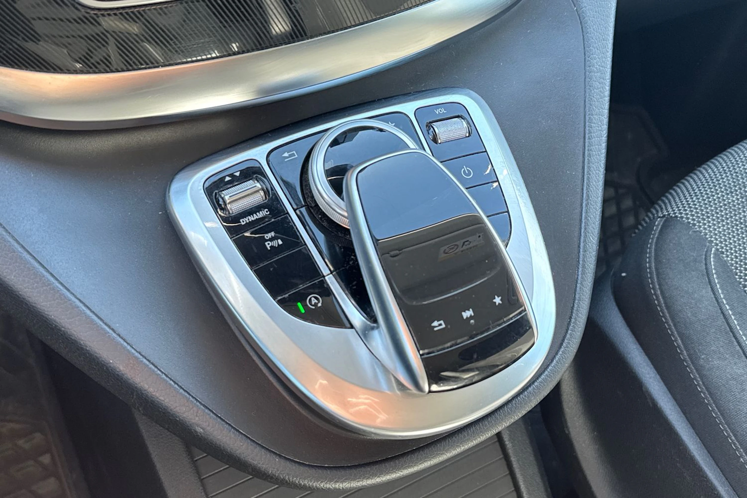 valkoinen Mercedes-Benz V 2017 kuva 11.