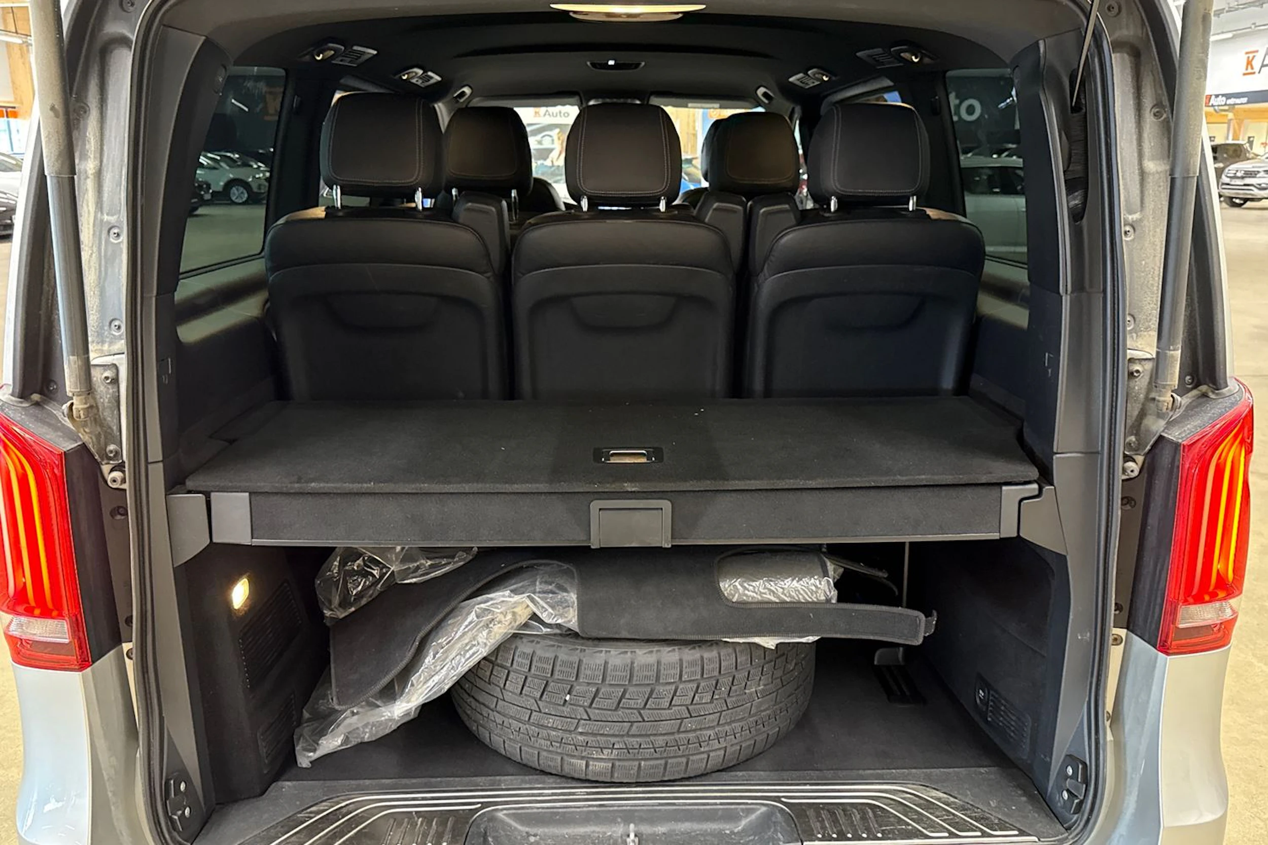 hopea Mercedes-Benz V 2017 kuva 17.