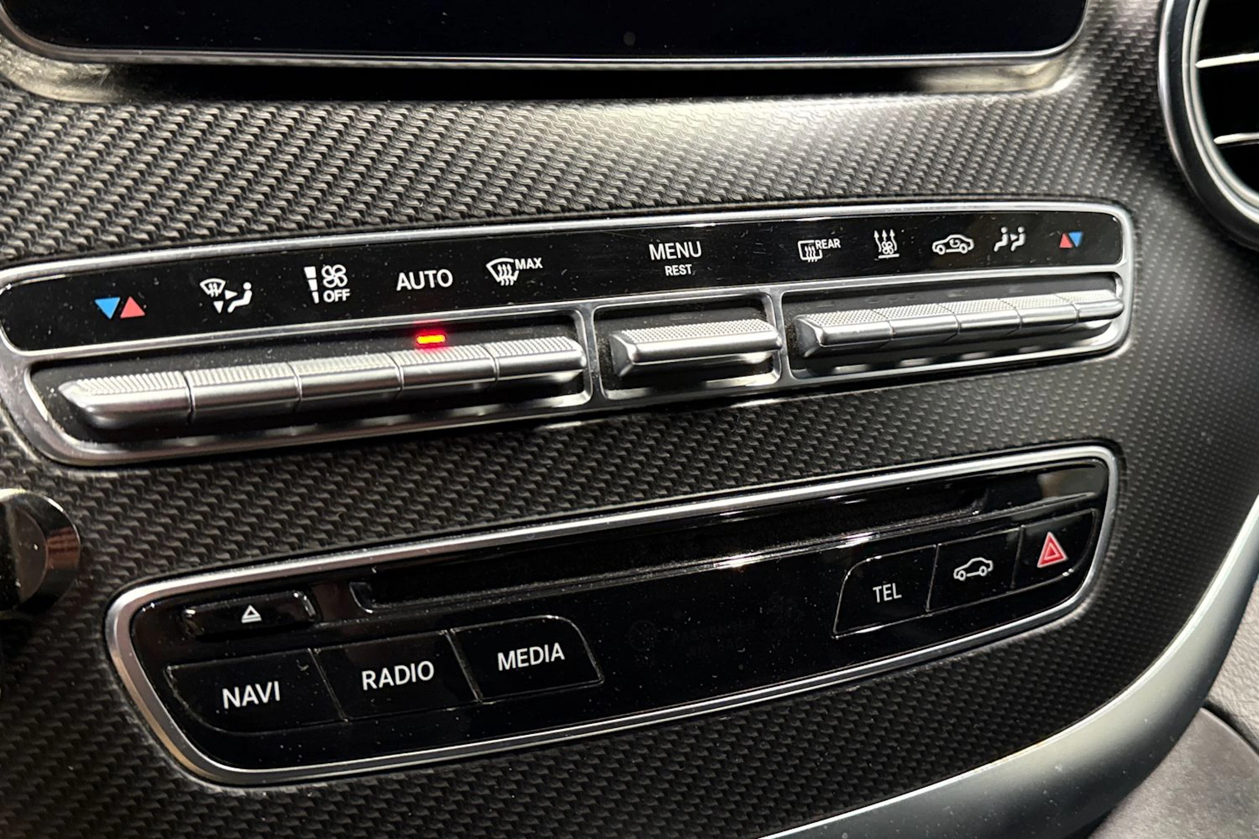 hopea Mercedes-Benz V 2017 kuva 29.