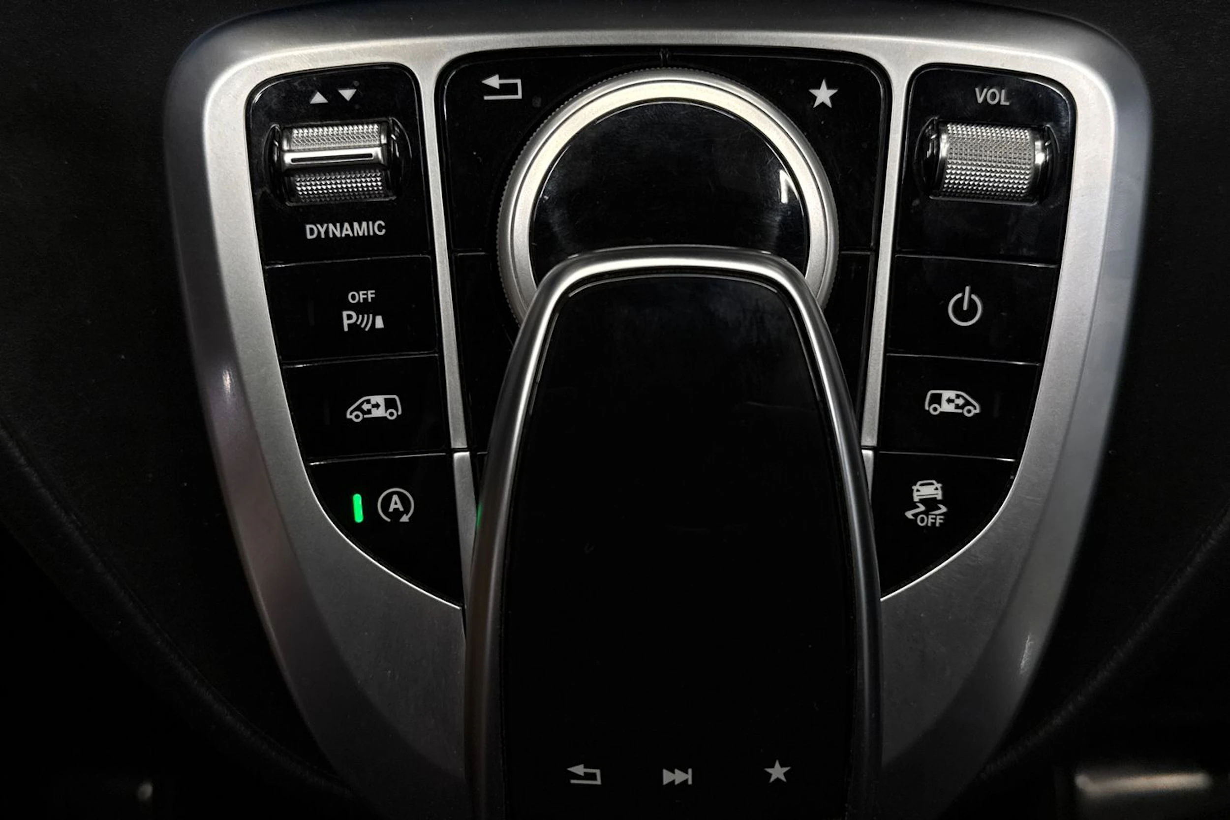 hopea Mercedes-Benz V 2017 kuva 30.