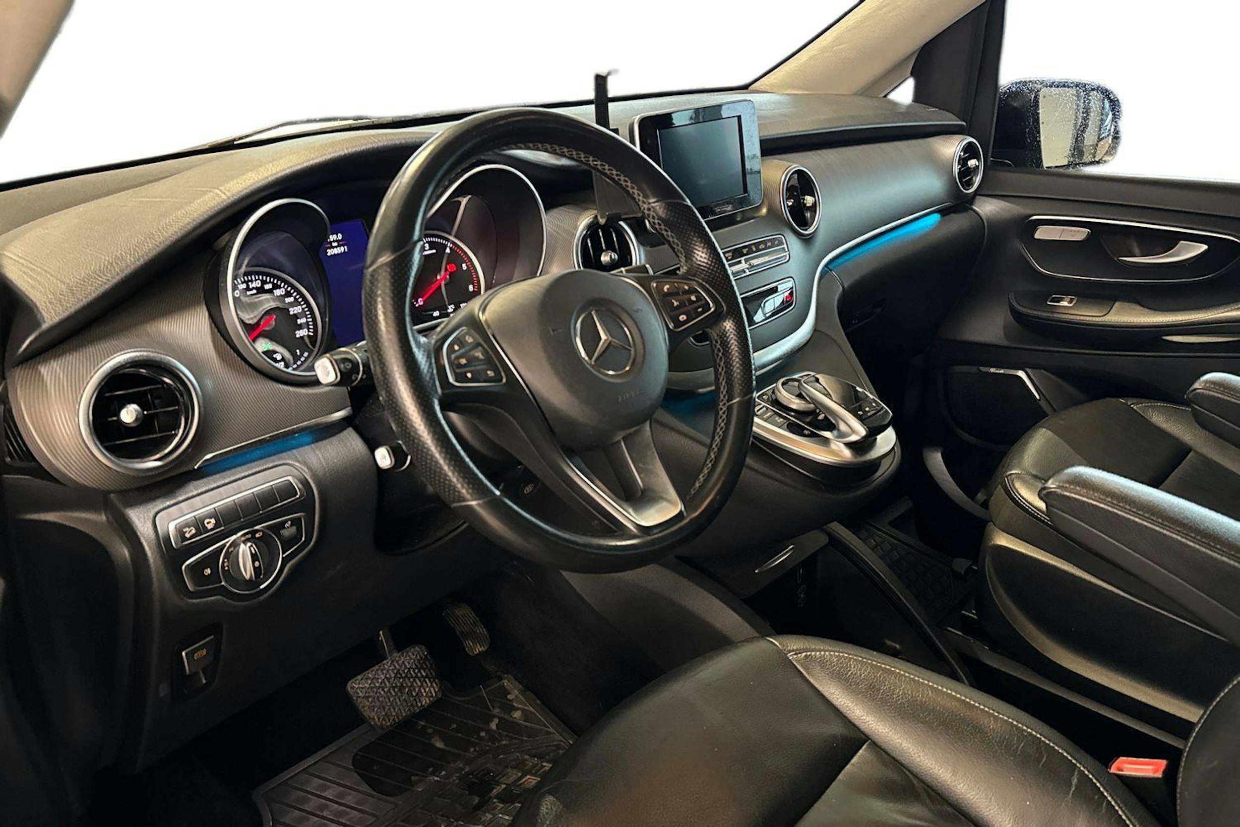 musta Mercedes-Benz V 2017 kuva 3.