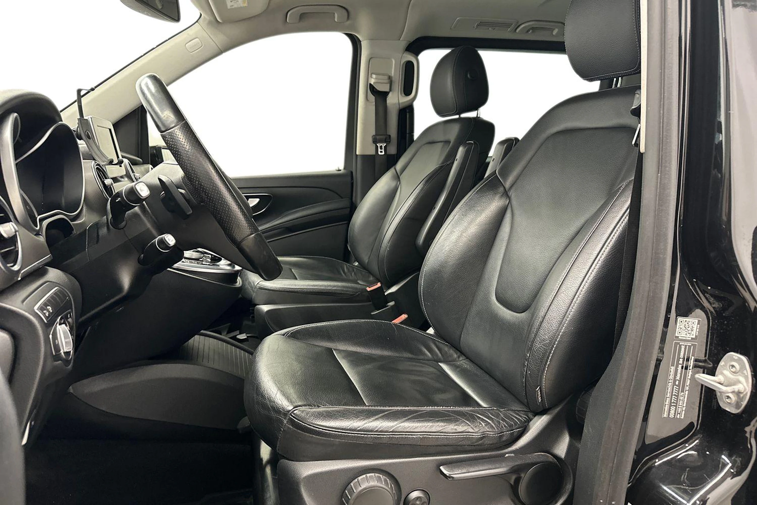 musta Mercedes-Benz V 2017 kuva 8.