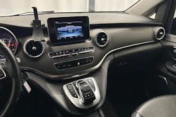 musta Mercedes-Benz V 2017 kuva 14.