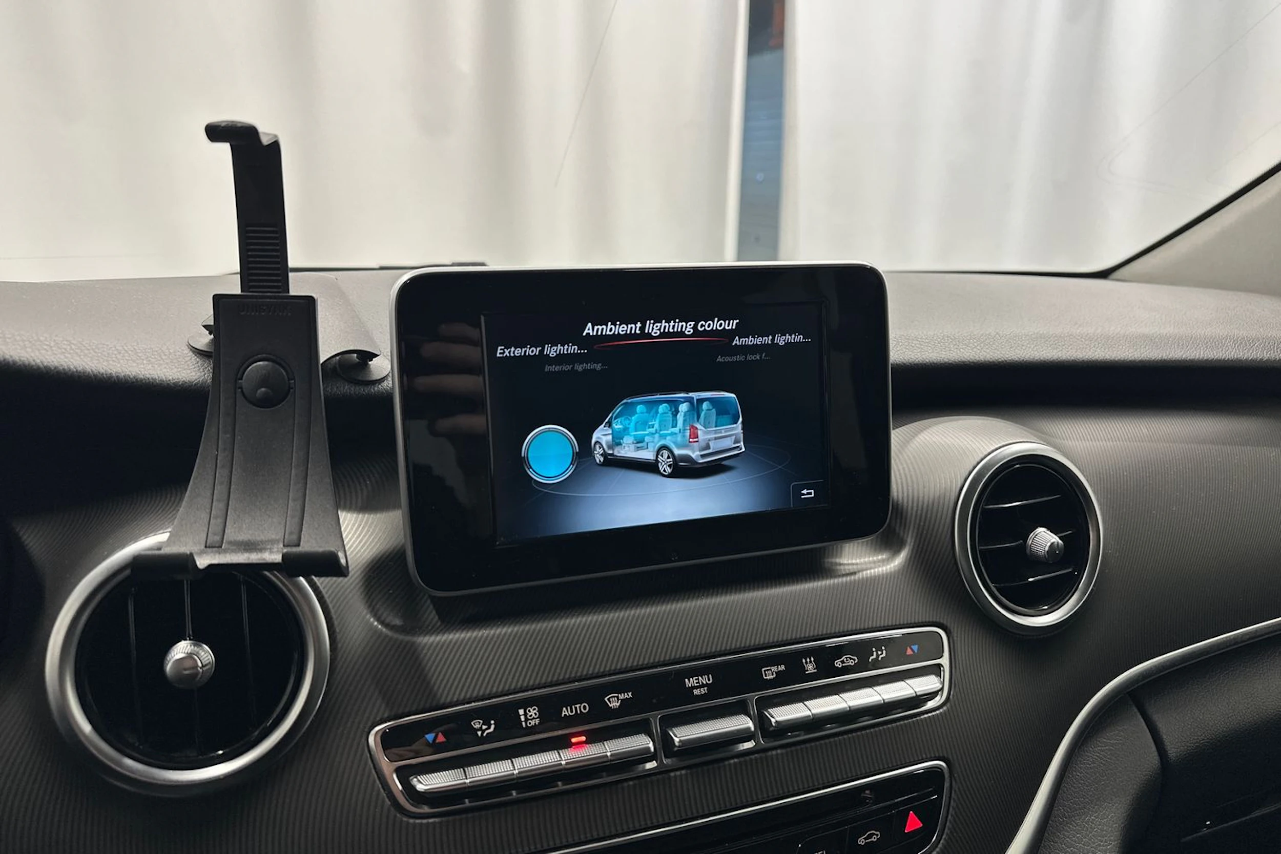 musta Mercedes-Benz V 2017 kuva 20.