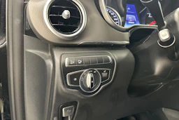 musta Mercedes-Benz V 2017 kuva 23.