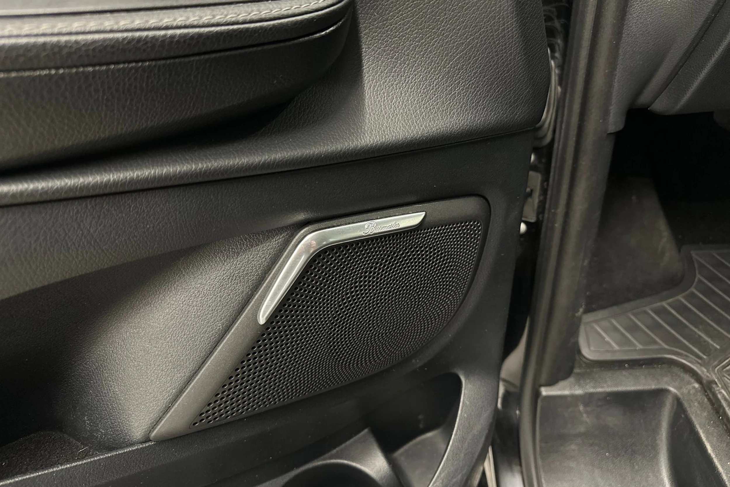 musta Mercedes-Benz V 2017 kuva 24.