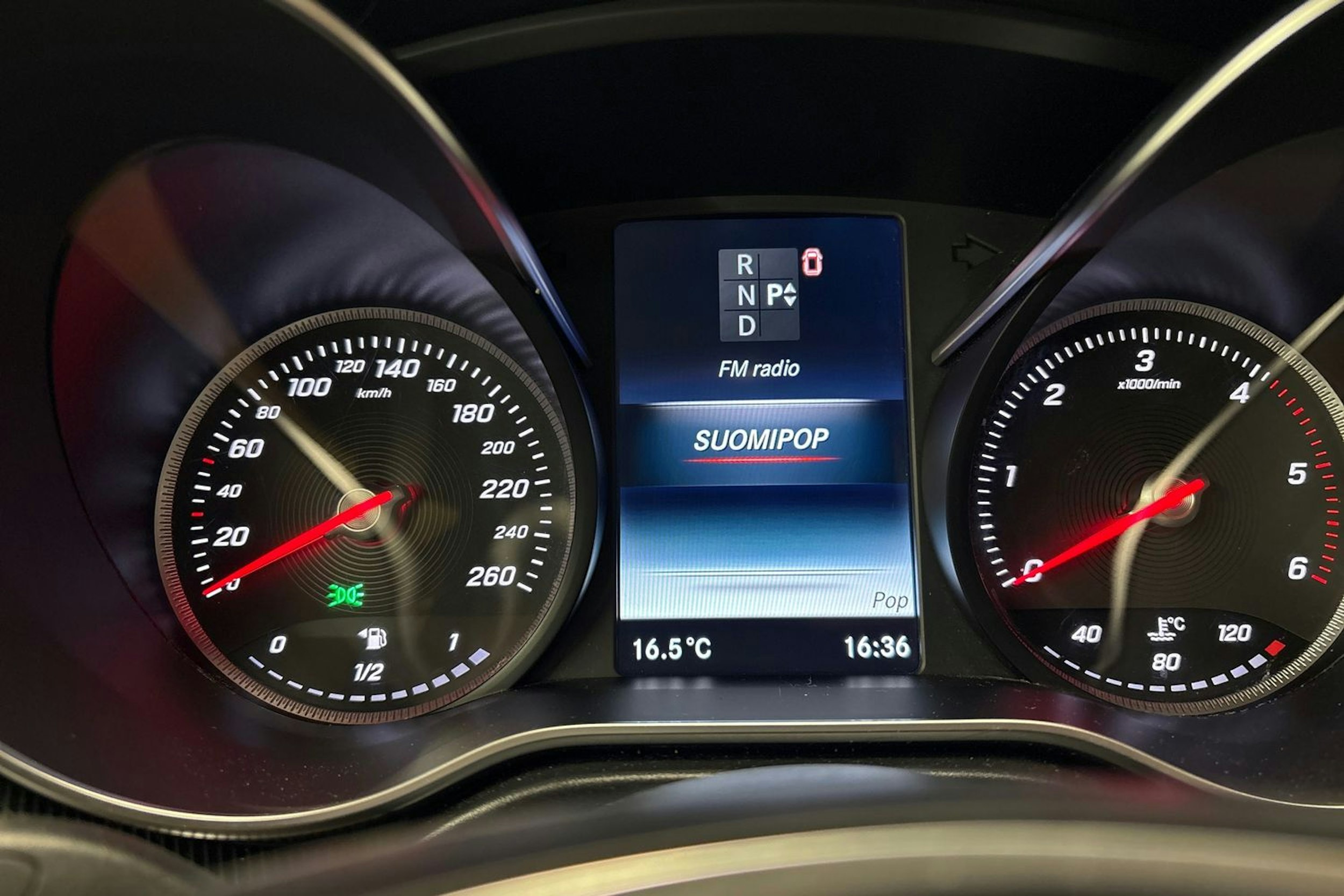 valkoinen Mercedes-Benz V 2018 kuva 15.