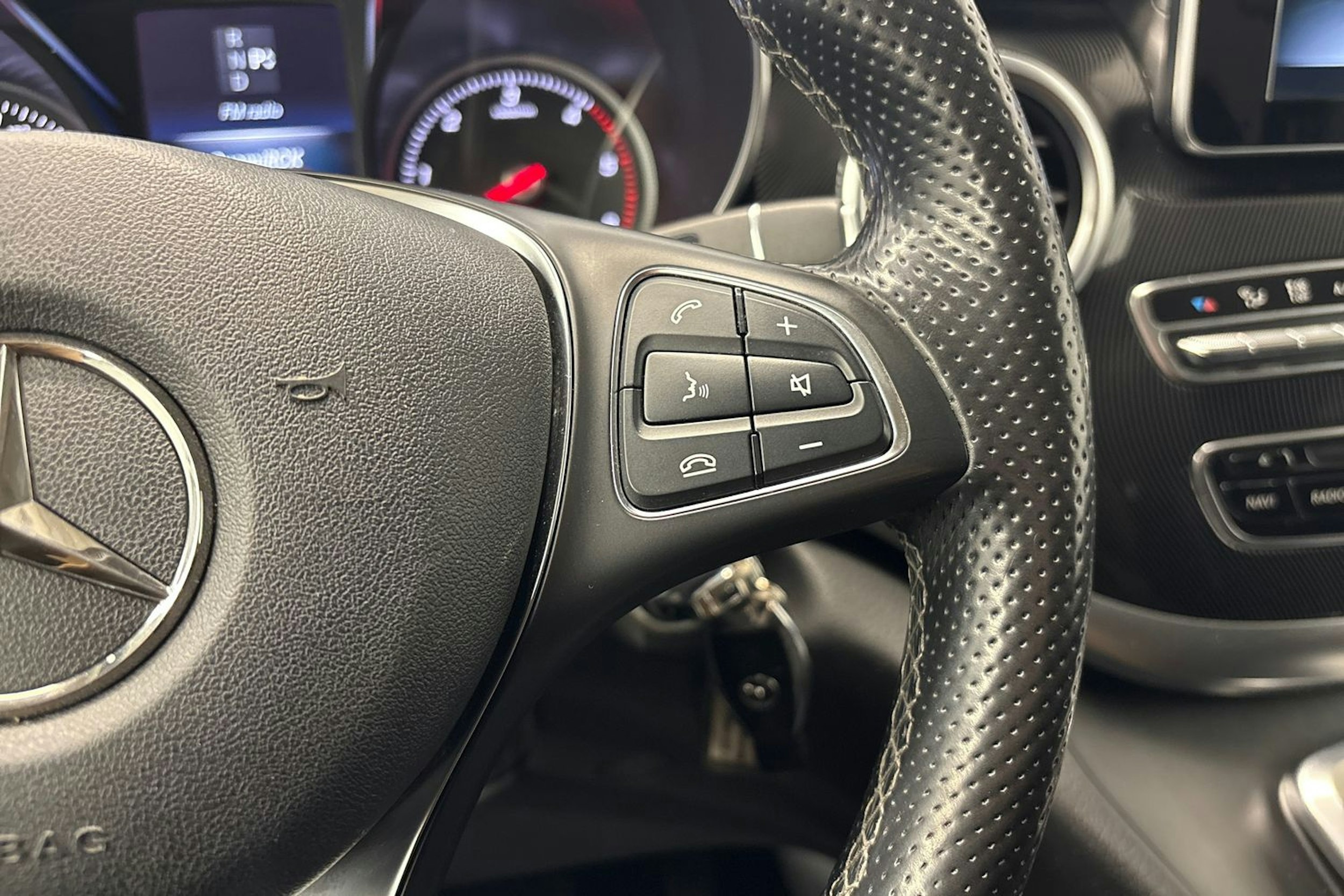 valkoinen Mercedes-Benz V 2018 kuva 17.