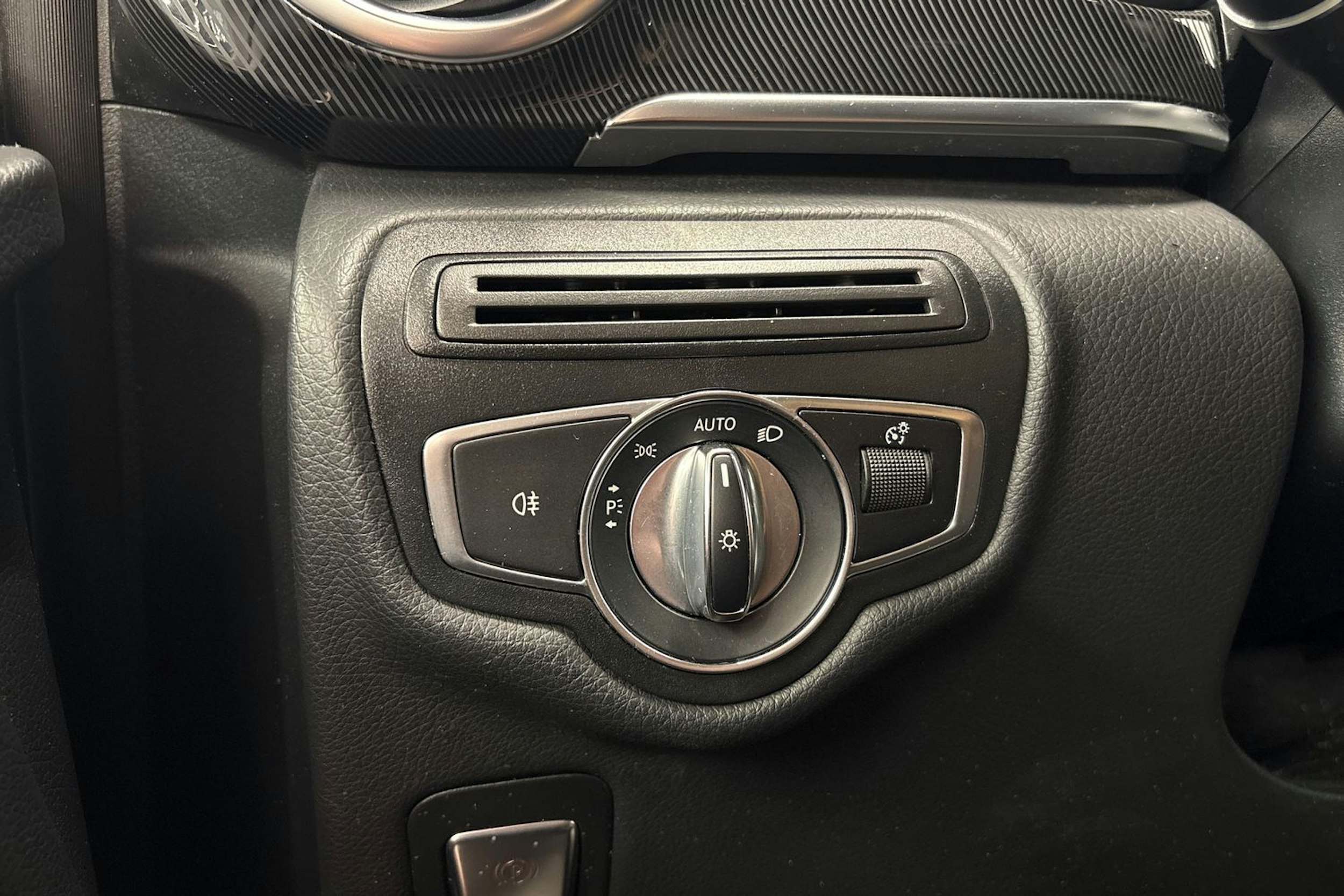 valkoinen Mercedes-Benz V 2018 kuva 19.