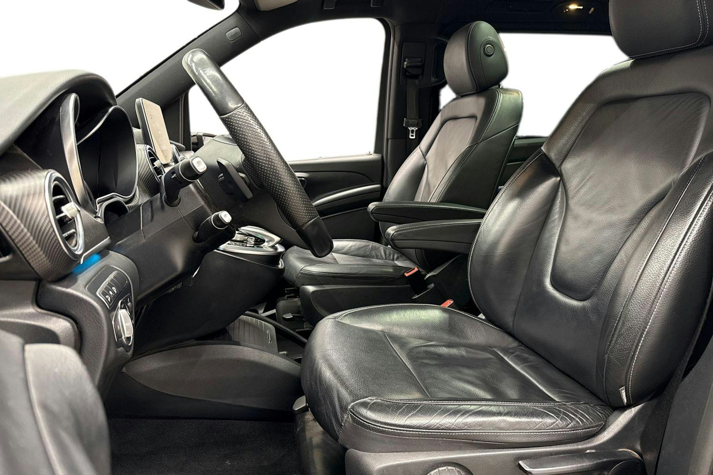 musta Mercedes-Benz V 2018 kuva 7.